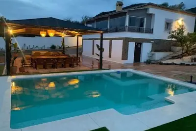 Image de Chalet · Cordoue · 5 chambres · 10 lits · 3 salles de bain et 1 toilette