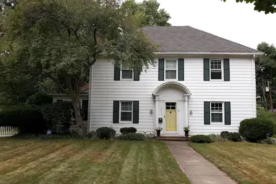 Image de Quaint 4br-home in historic Marquette Park. Less than 2 miles from Notre Dame.