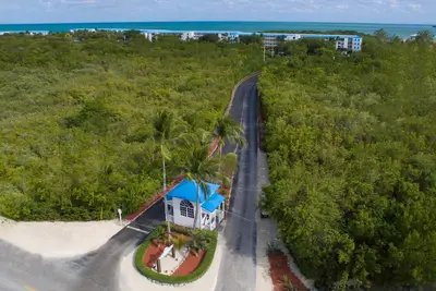 Image de Family-Friendly 2br w/ Views, Pool, & Beach