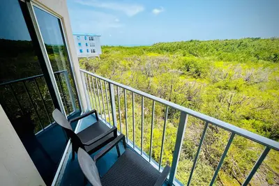 Image de Key Largo 2br - Partial Ocean Views, Pool & Beach