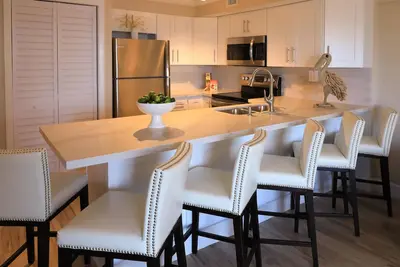 Image de Ocean View 2br - Pool & Near Coral Reef Park