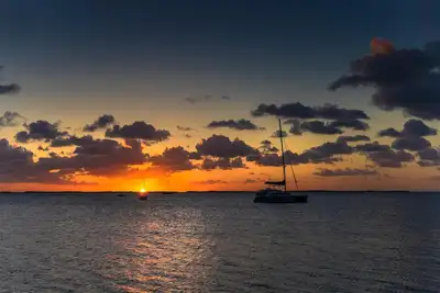 Image de 2br w/ Ocean View, Pool, Beach, Near Coral Reef Park