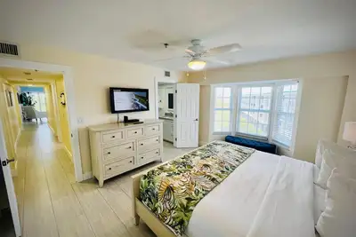 Image de 2br - Ocean View, Pool & Near Founders Park