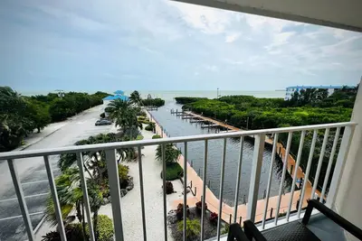 Image de Ocean View 2br - Pool, Beach – Relax. Unwind.