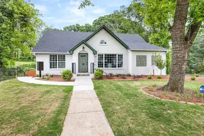 Image de New 4/3 in Heart of Gainesville. 16+ day stays only. 5 min to city square & Ngmc