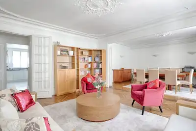 Image de Le Petit Hôtel - Appt 6p 127 m² à Paris