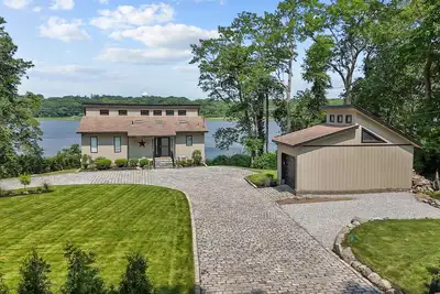 Image de The Aquarius Narragansett, Ri Waterfront Property