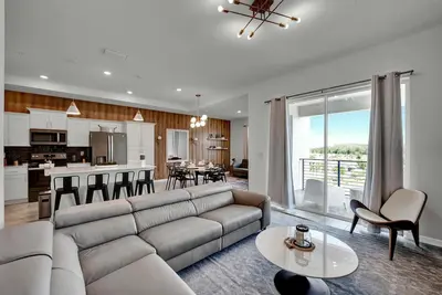 Image de Last Minute Disney Getaway! Luxury Condo with Private Balcony. Book Now! #66075