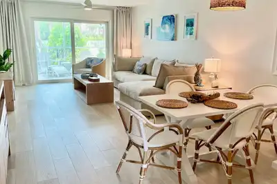 Image de Newly Reopened Luxury Sanibel Island 2-bedroom condo! Steps to the Beach!