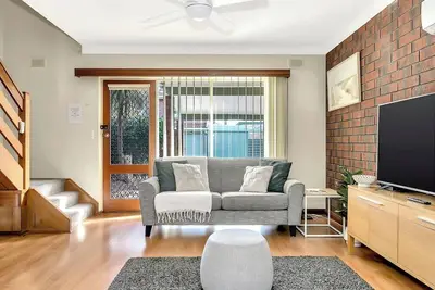 Image de Brick Tides Experience the Serene Glenelg North