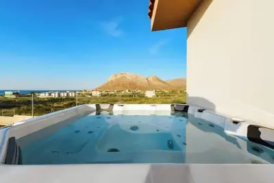Image de Cindy Luxury Villas Crete- Blue\nprivate pool\nprivate hot tub\nsea & mountain view