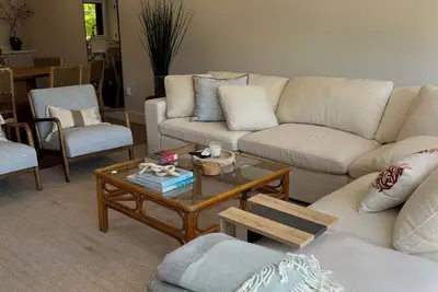 Image de Welcome to Sol y Sal - your 2 bedroom + den/ 2 1/2 bath coastal retreat
