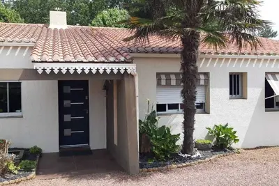 Image de Loue charmante maison avec piscine 6 personnes ménage inclus