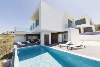 Image de Poolside and Seasview Villa
