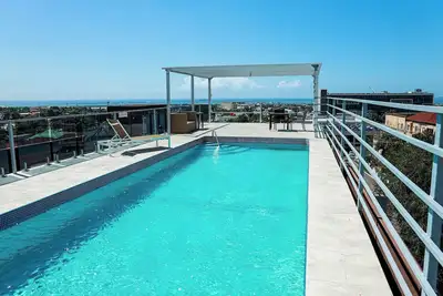 Image de Contemprorary design 2-bedroom apartment in Kingston with WiFi, fitness room, Ac