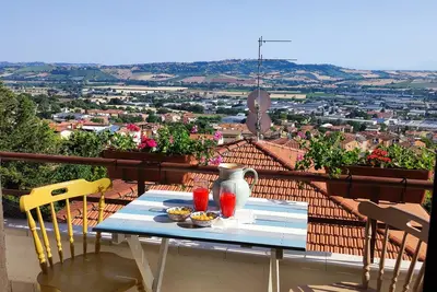 Image de Independent apartment with balcony and view, parking, and free breakfast