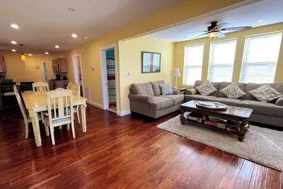 Image de Bay view-walk to beach/boards/restaurants, parking