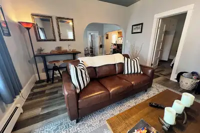 Image de Thoughtfully remodeled Old Town 3-bedroom bungalow in charming Loveland, W/Wifi