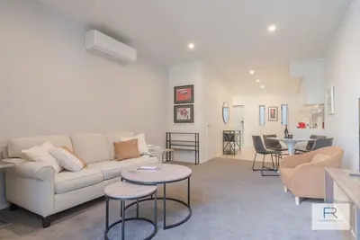 Image de Executive city-fringe Townhouse