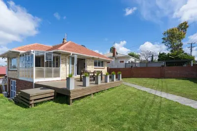 Image de Charming One Tree Hill House by Furnished Rentals