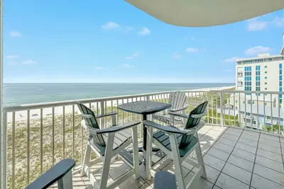 Image de Beachfront Condo | Steps from Flora Bama | Spanish Key 508 | My Beach Getaways