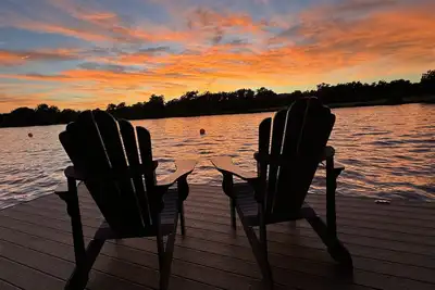 Image de Book 3 get 1 night Free Enchanted Valley | Sunsets, Dock & Lift