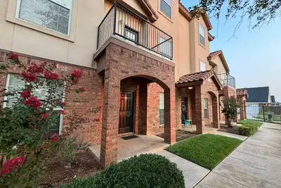 Image de Texas Tech Condo - Prime Location - Walk to Campus, Broadway and Downtown