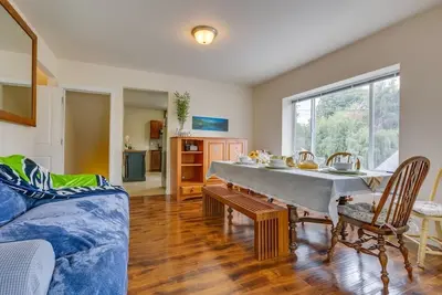 Image de 6-bedroom family friendly large yard Seattle