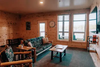 Image de Northwoods Riverbank Sauna Cabin 14a