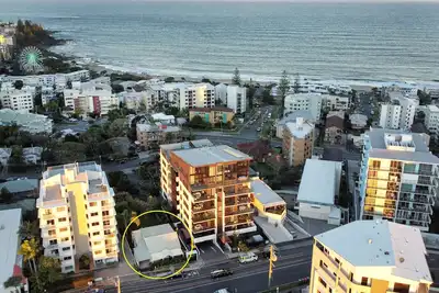 Image de Proximity to Kings and Bulcock beaches provides an all-encompassing experience.