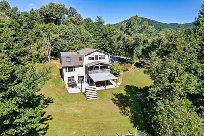 Image de Secluded, Renovated, 2 Cabins in Townsend! Hot Tubs, Large Yard, Gorgeous Views!