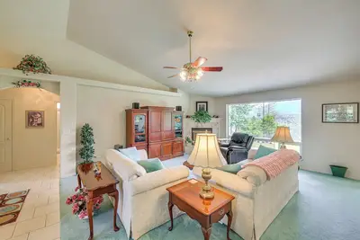 Image de Moyie Springs Home w/ Views, Near Kootenay River!