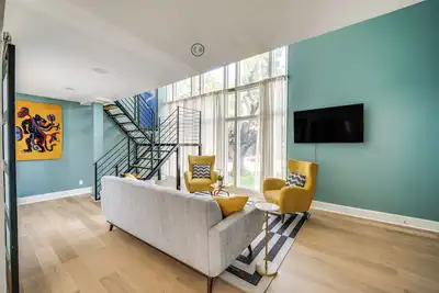 Image de 9 Mi to Dtwn Dallas: Condo w/ Patio!