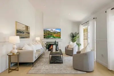 Image de Coastal Home in Dana Point, 5-bedrooms, 4-bathrooms, beach, restaurants, shops