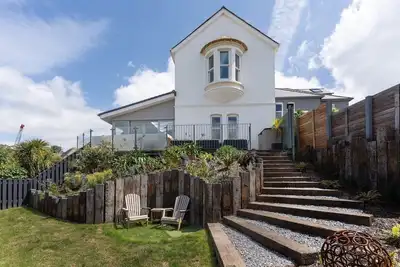 Image de Spacious House nr Castle Beach, Parking & Sauna