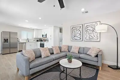 4. 5 Miles From Downtown Phoenix