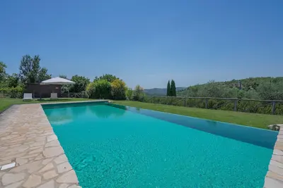 Image de Maison de vacances avec piscine, Wifi, Tv, terrasse, vue panoramique, près de Greve In Chianti