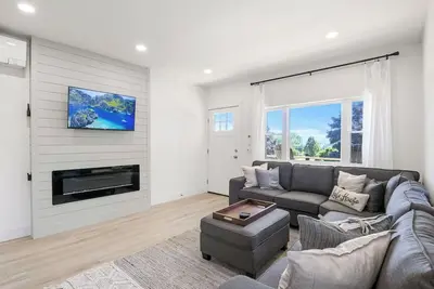 Image de New Luxury Apartment | Sodus Point | King Bed
