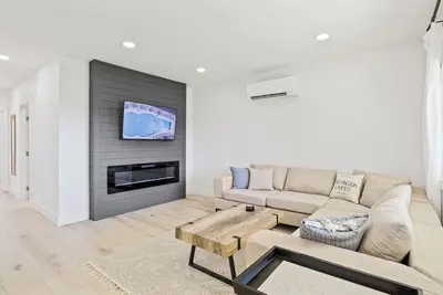 Image de New Luxury Home | 9 Br | 19 Guests | Sodus Point