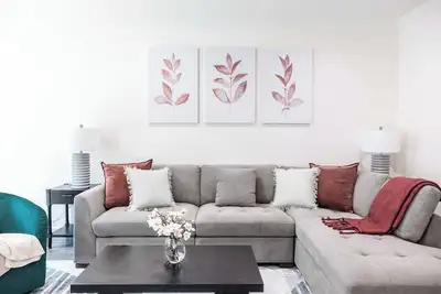 Image de Bright 3 Br Home, Master Suite, Pool