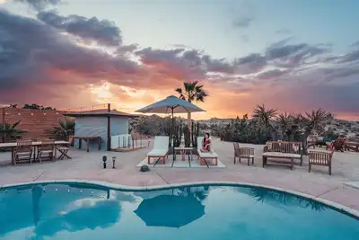 Image de High Desert Paradise - Pool, Hot Tub, Yoga Studio