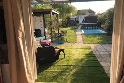 Image de Quaint bungalow with Swimming Pool and lovely garden