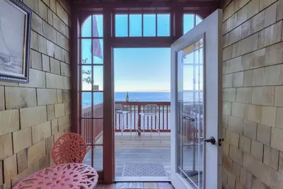 Image de 3946 Listen to the Waves - Oceanfront, Bay View