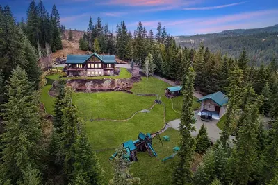 Image de 8 Acre Private Estate| Zipline | 5 mi to Silver Mtn