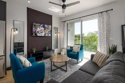Image de Apache - 4 Units - Hot Tub - Heart of Old Town