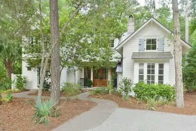 Image de Montage 3br, outdoor space with fire pit, Lagoon Wilson Village Home 128