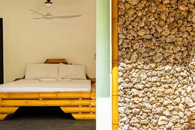 Cozy 2-bedroom house in Bantayan Island with Starlink WiFi and Ac.