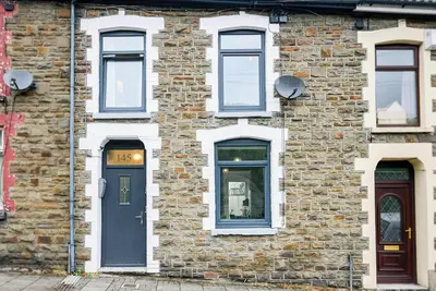 Image de Cwmparc Cottage Rhondda Valley by StayStaycations