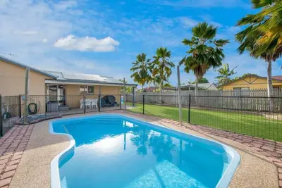 Image de Entire Family Home with private pool