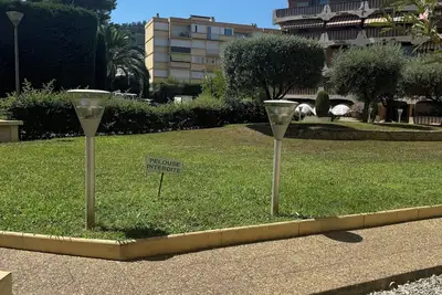 Image de 14468 / 2 pièces dans une résidence sécurisée avec piscine